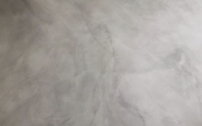 La différence entre un sol coulé et un sol en béton.